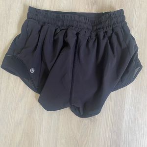 Lululemon Hotty Hot Short 2.5”